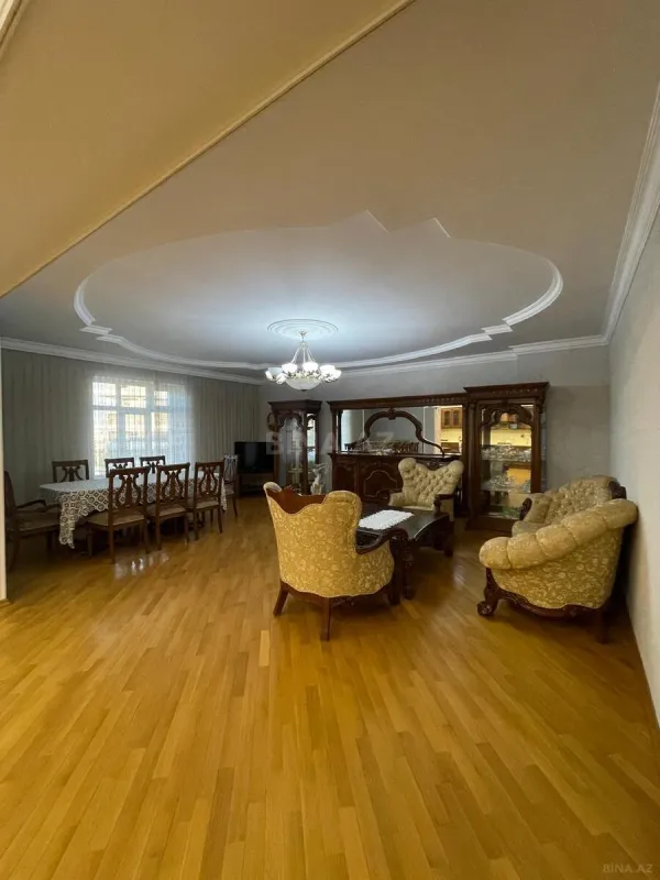 Kirayə verilir 3 otaqlı mənzil 149 m²