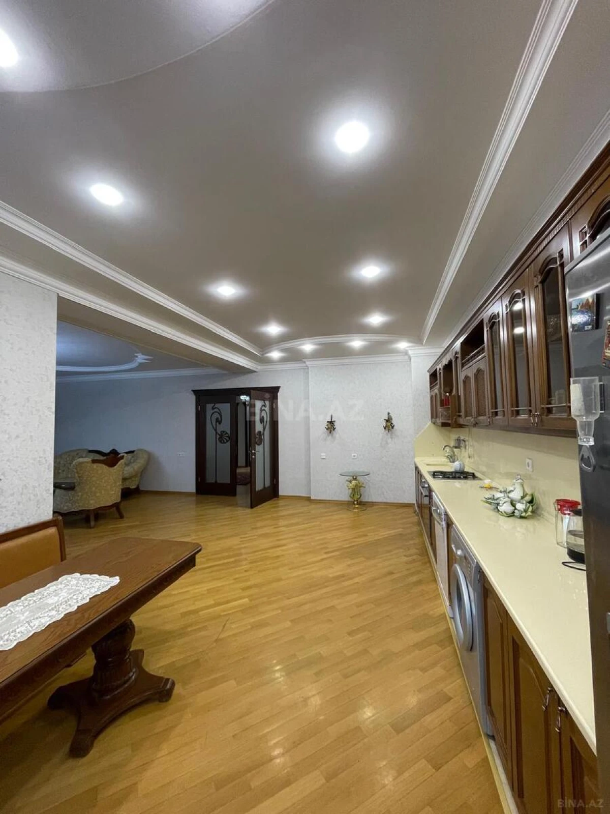 Kirayə verilir 3 otaqlı mənzil 149 m²