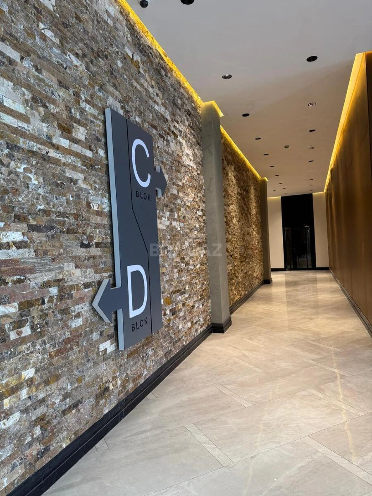 Satılır 3 otaqlı mənzil 110 m²