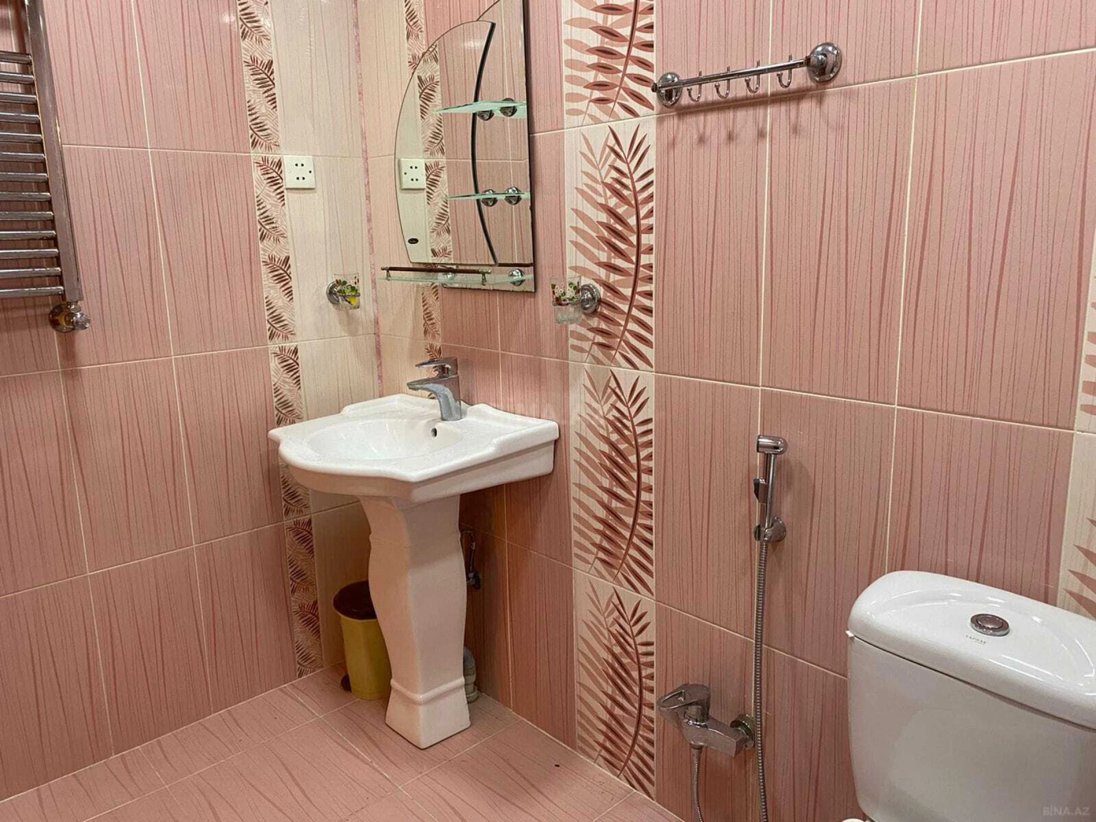 Kirayə verilir 2 otaqlı mənzil 100 m²