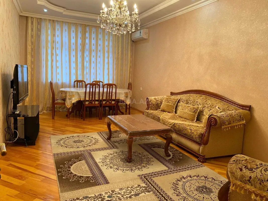 Kirayə verilir 2 otaqlı mənzil 100 m²