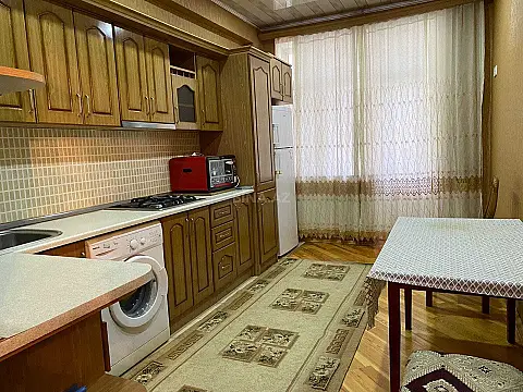 Kirayə verilir 2 otaqlı mənzil 100 m²