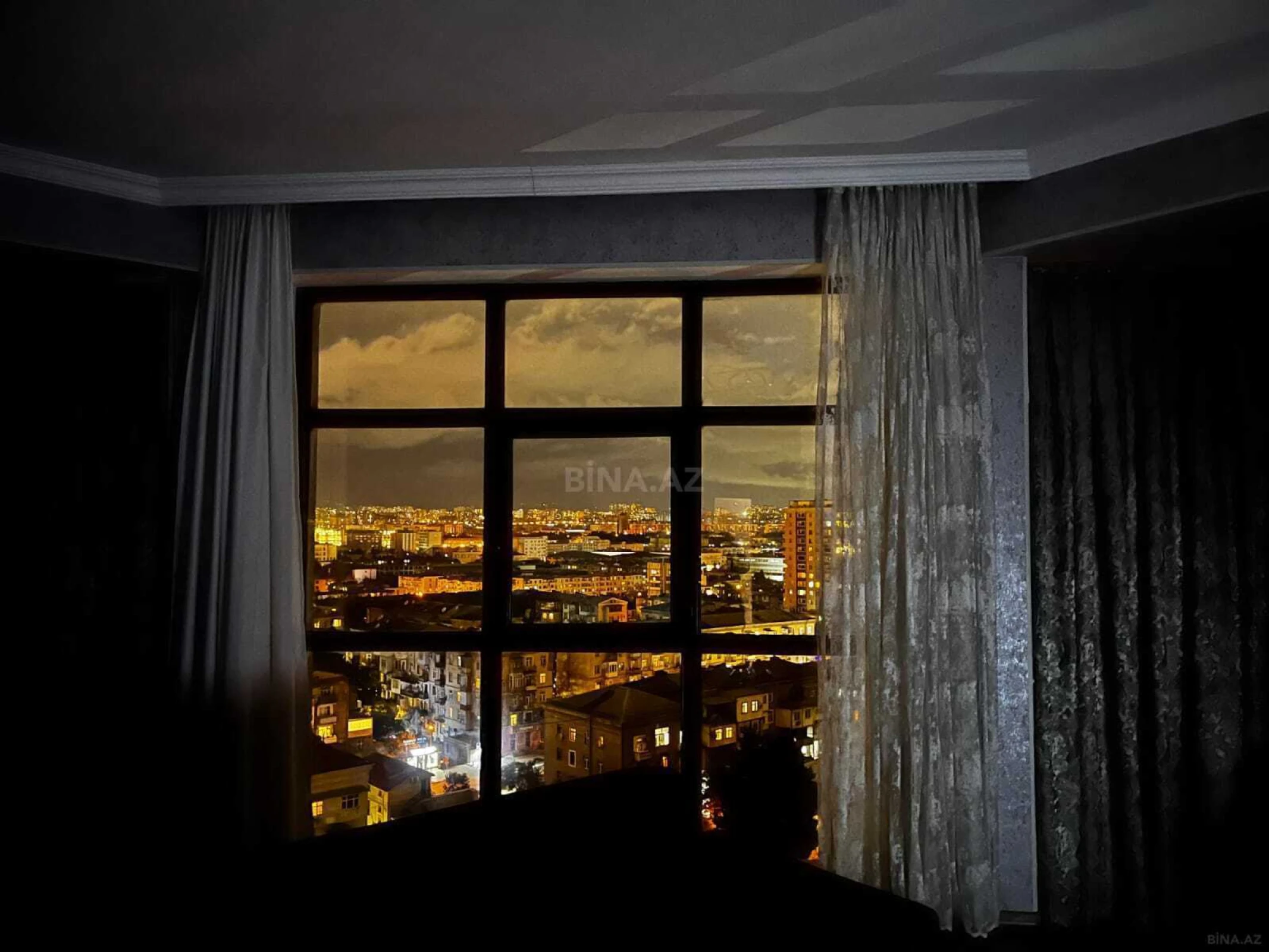 Kirayə verilir 2 otaqlı mənzil 97 m²