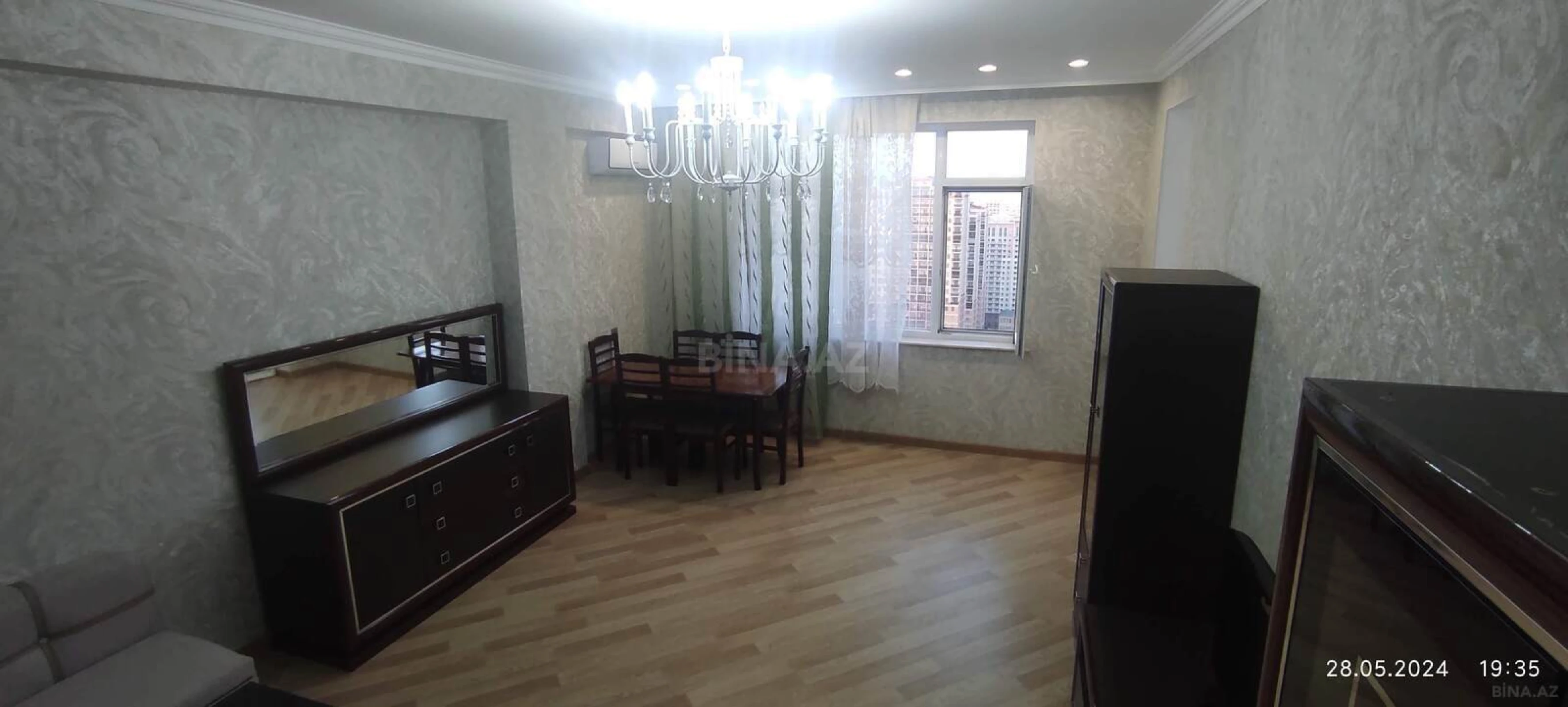 Kirayə verilir 2 otaqlı mənzil 93 m²