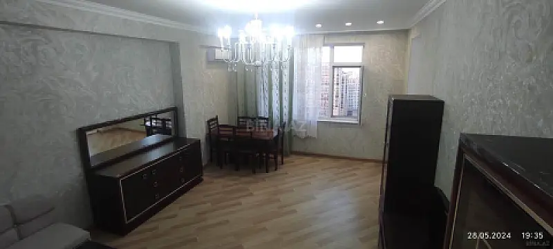 Kirayə verilir 2 otaqlı mənzil 93 m²