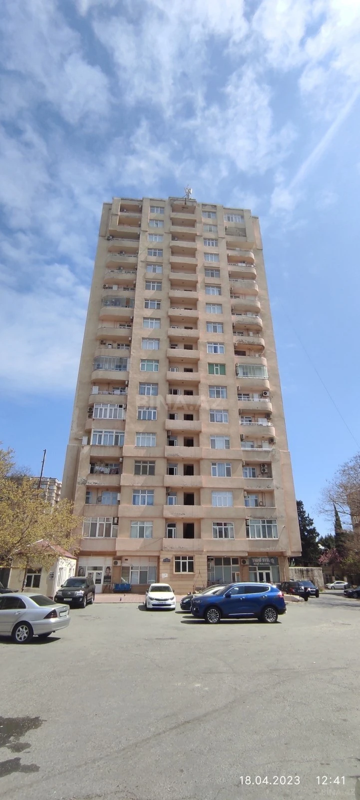 Kirayə verilir 2 otaqlı mənzil 93 m²