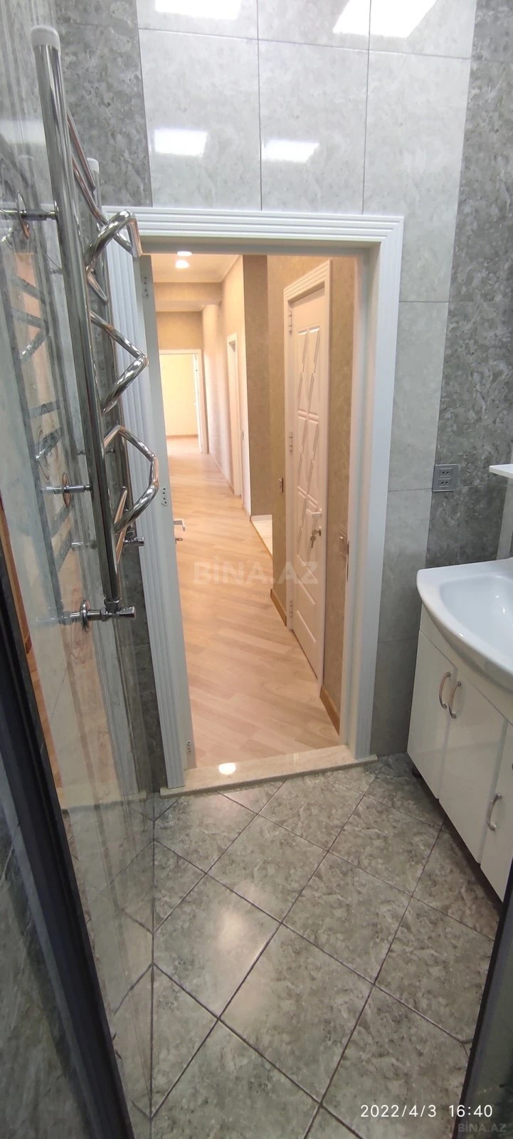 Kirayə verilir 2 otaqlı mənzil 93 m²