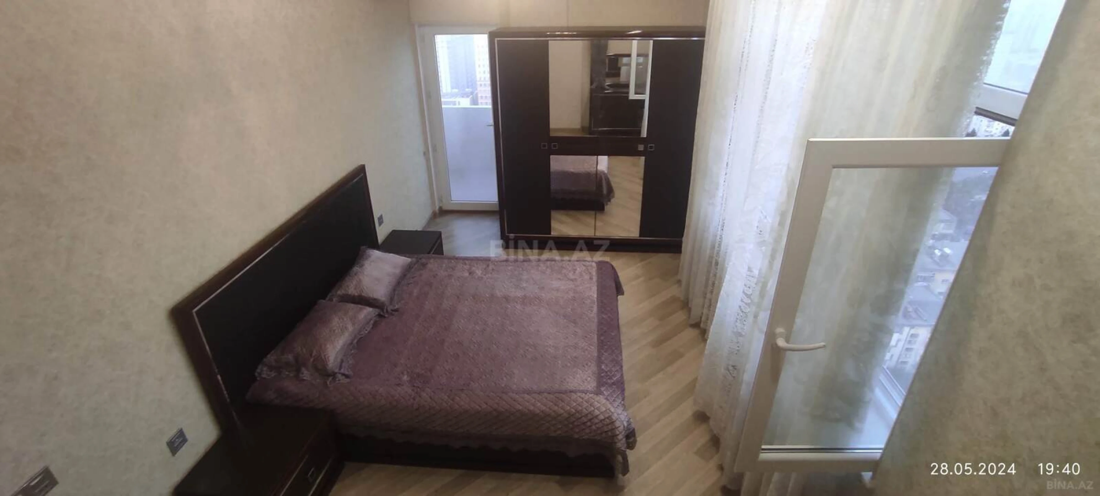 Kirayə verilir 2 otaqlı mənzil 93 m²