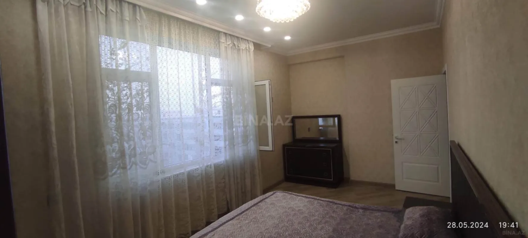 Kirayə verilir 2 otaqlı mənzil 93 m²