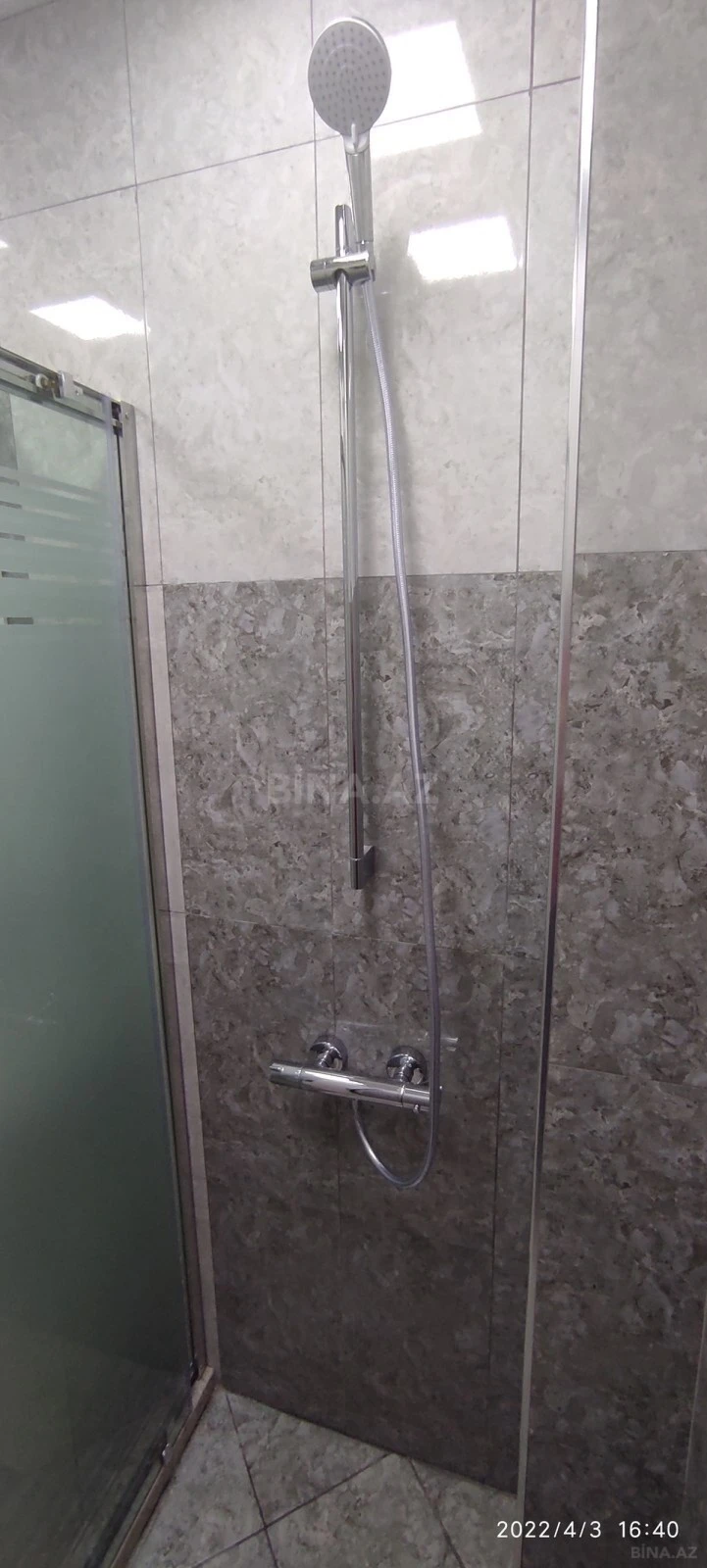 Kirayə verilir 2 otaqlı mənzil 93 m²