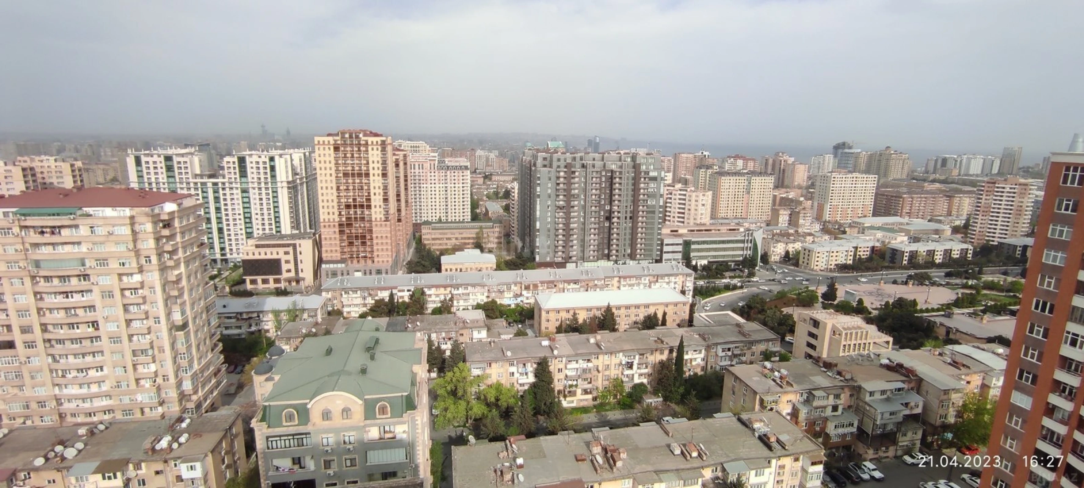 Kirayə verilir 2 otaqlı mənzil 93 m²