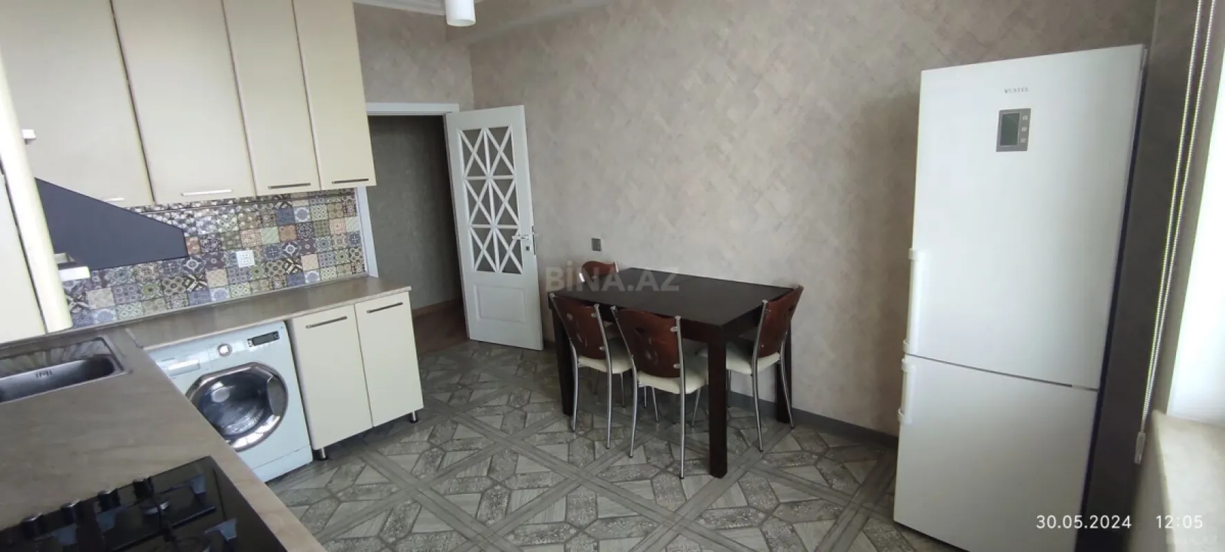 Kirayə verilir 2 otaqlı mənzil 93 m²