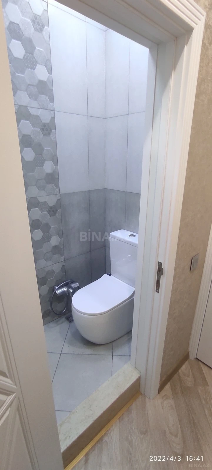 Kirayə verilir 2 otaqlı mənzil 93 m²