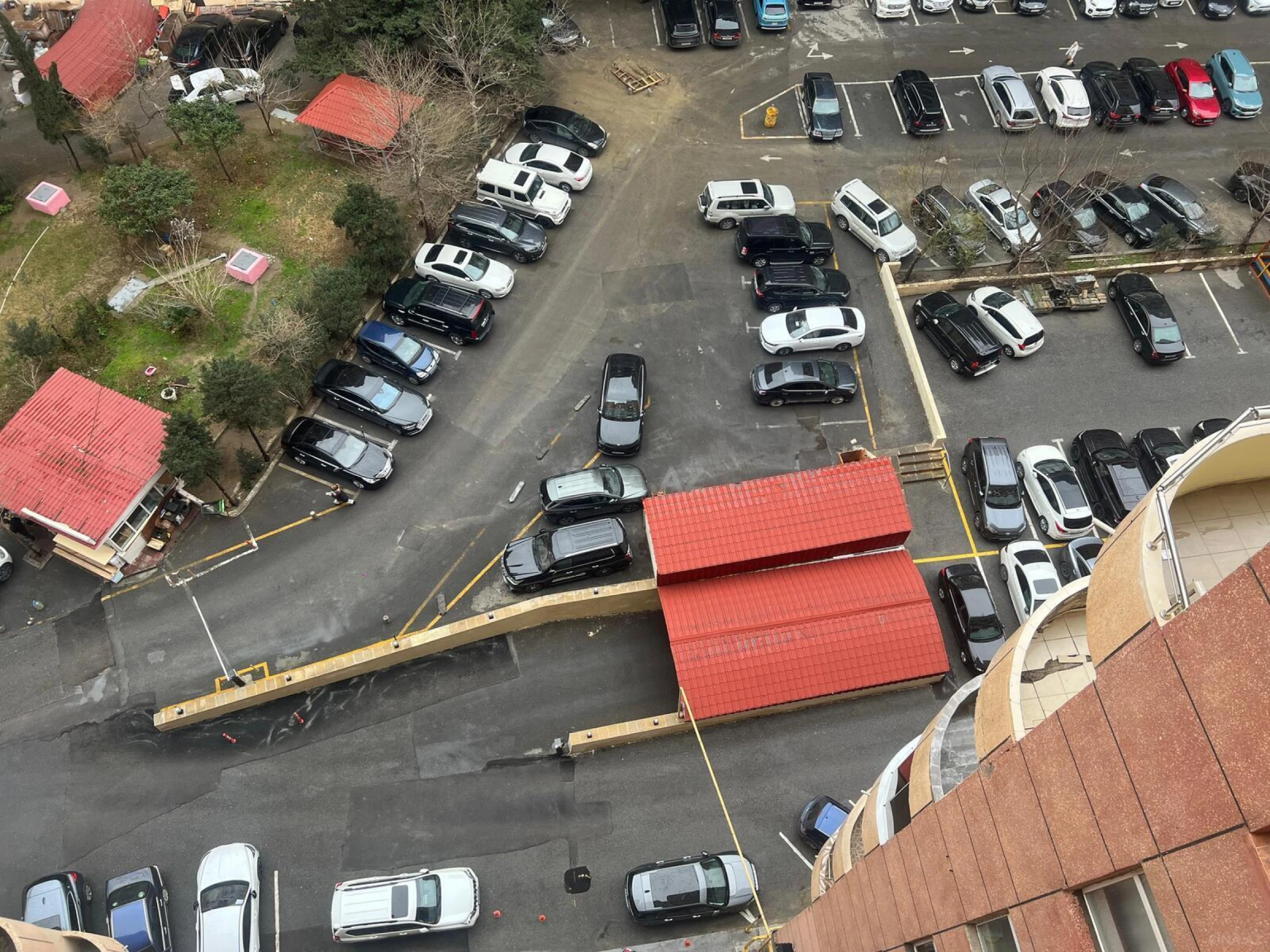 Satılır 4 otaqlı mənzil 220 m²