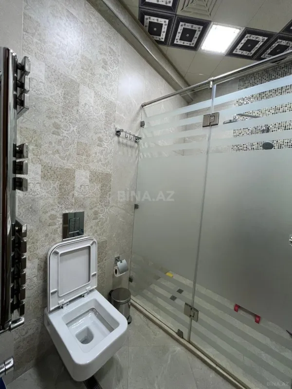 Satılır 4 otaqlı mənzil 220 m²