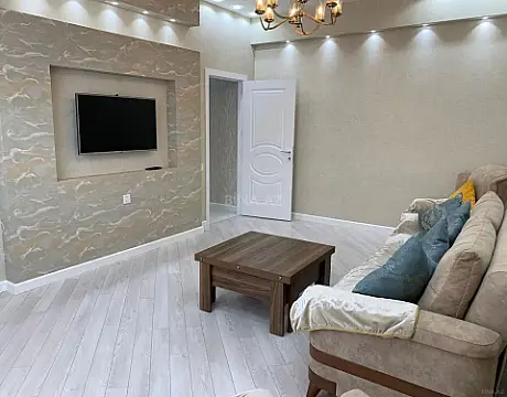 Kirayə verilir 2 otaqlı mənzil 80 m²