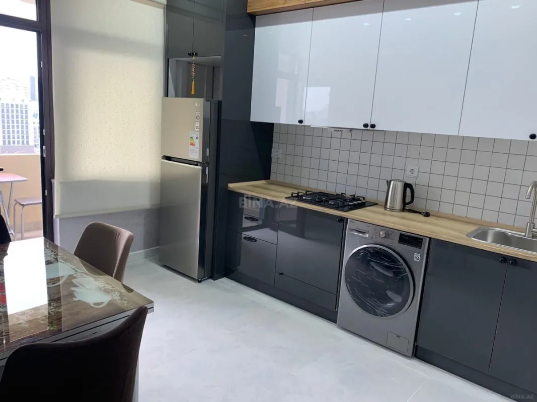 Kirayə verilir 2 otaqlı mənzil 80 m²