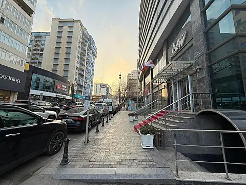 Kirayə verilir obyekt 900 m²