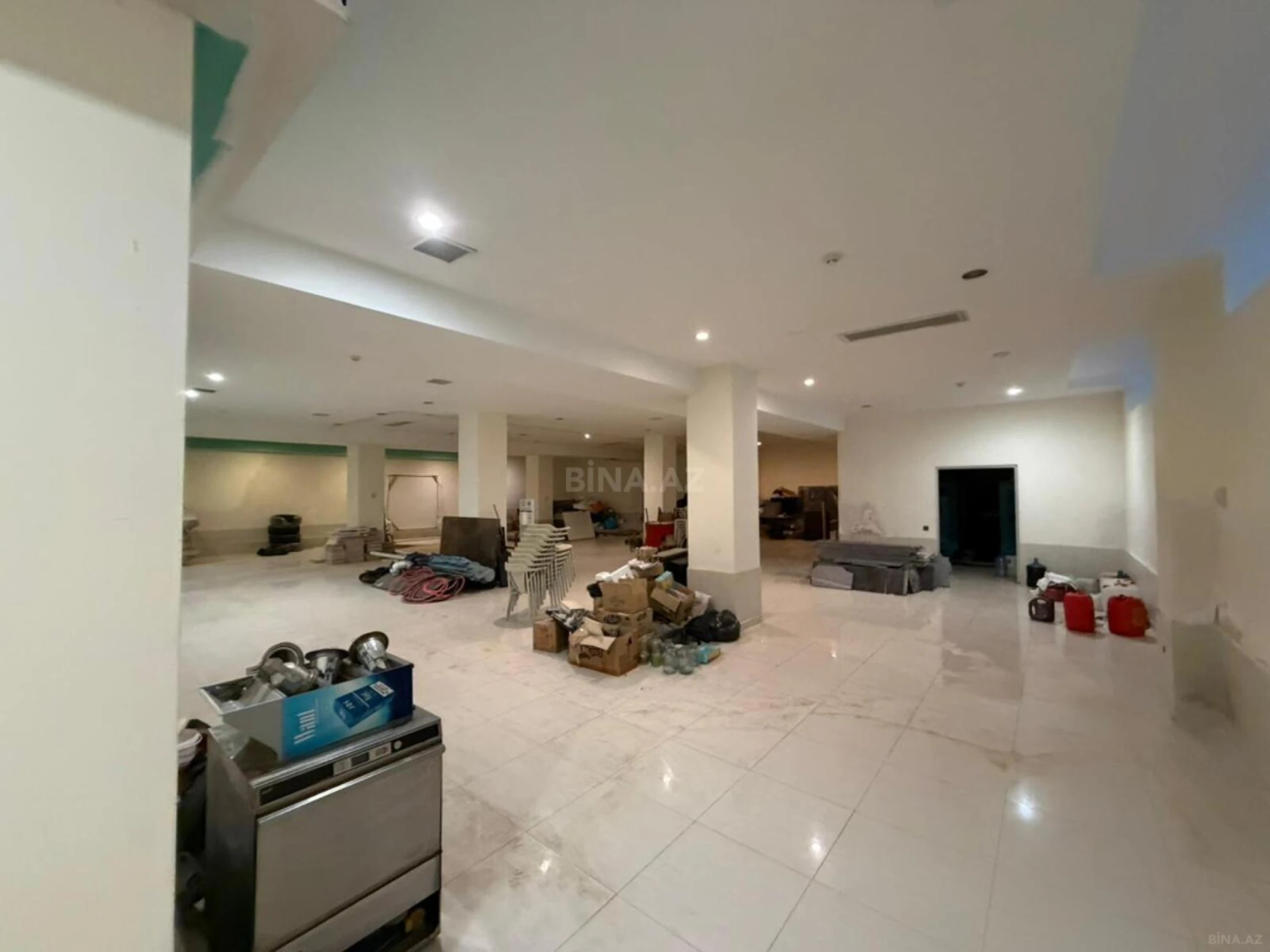 Kirayə verilir obyekt 900 m²