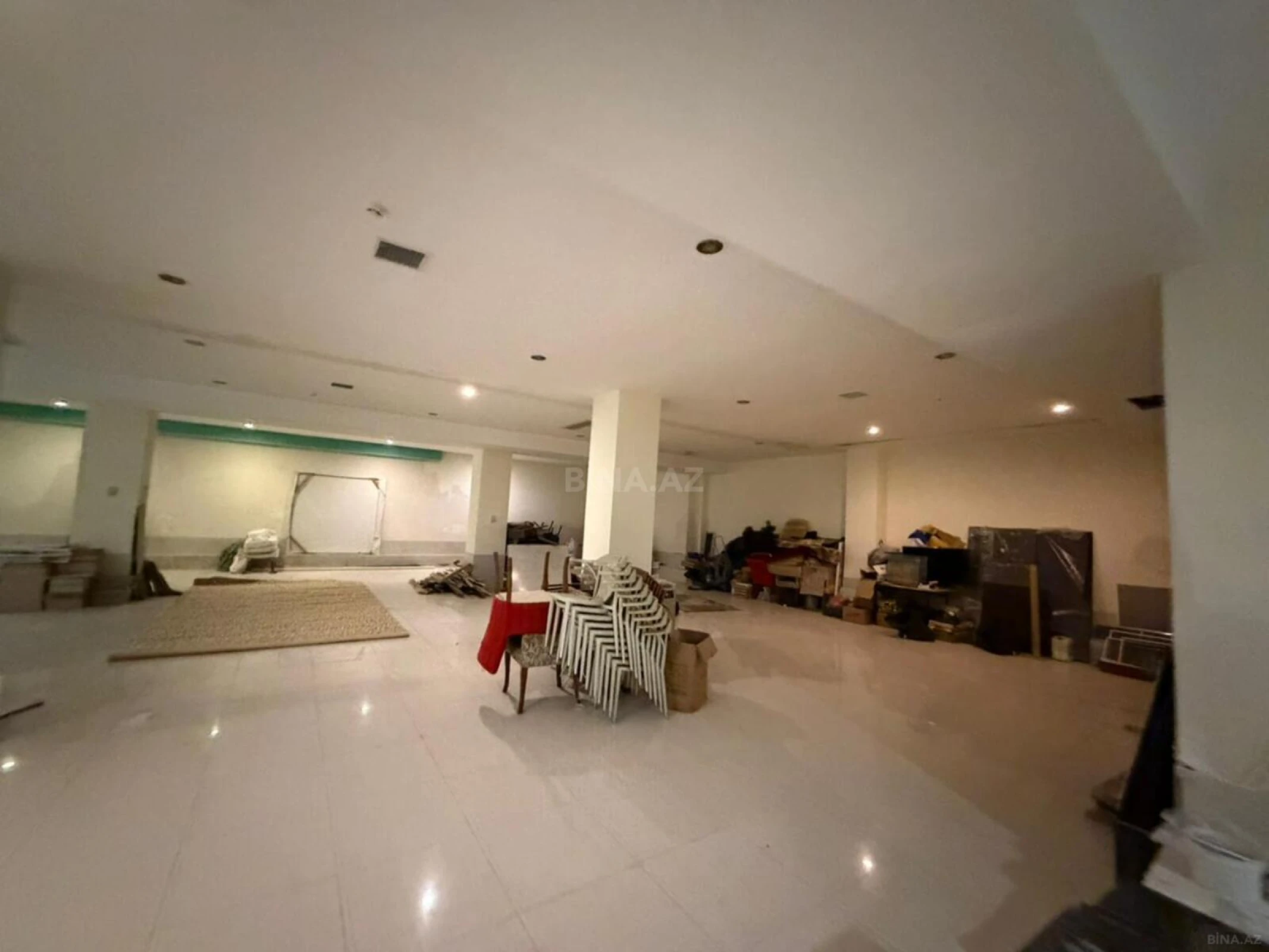 Kirayə verilir obyekt 900 m²