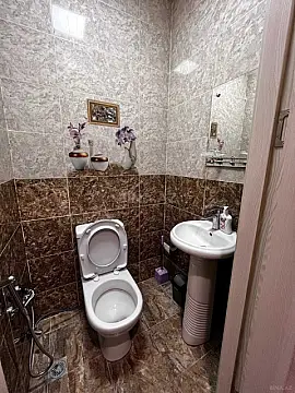 Kirayə verilir 2 otaqlı mənzil 85 m²