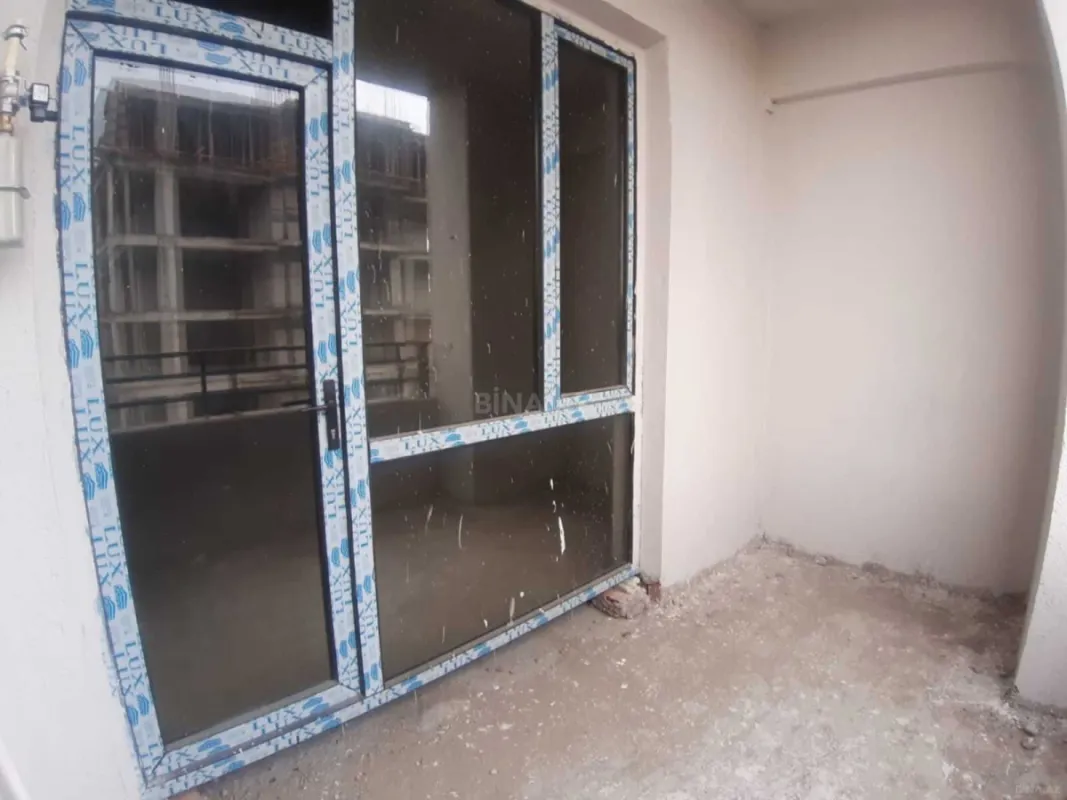 Satılır 2 otaqlı mənzil 72 m²