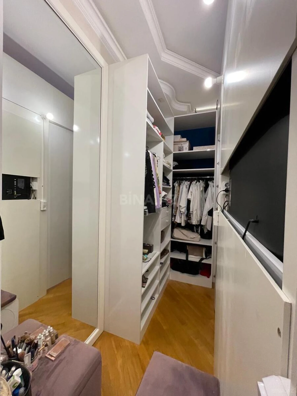 Satılır 9 otaqlı həyət evi 600 m²