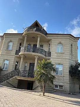 Satılır 9 otaqlı həyət evi 600 m²