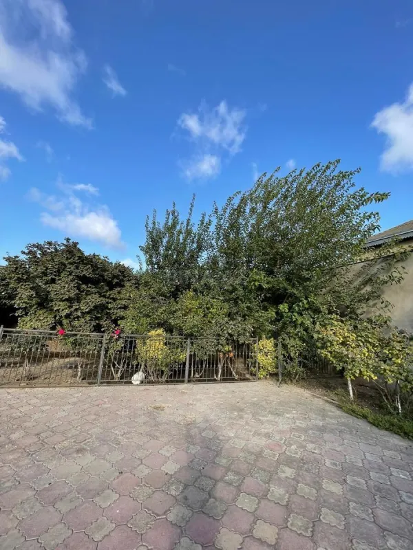 Satılır 9 otaqlı həyət evi 600 m²