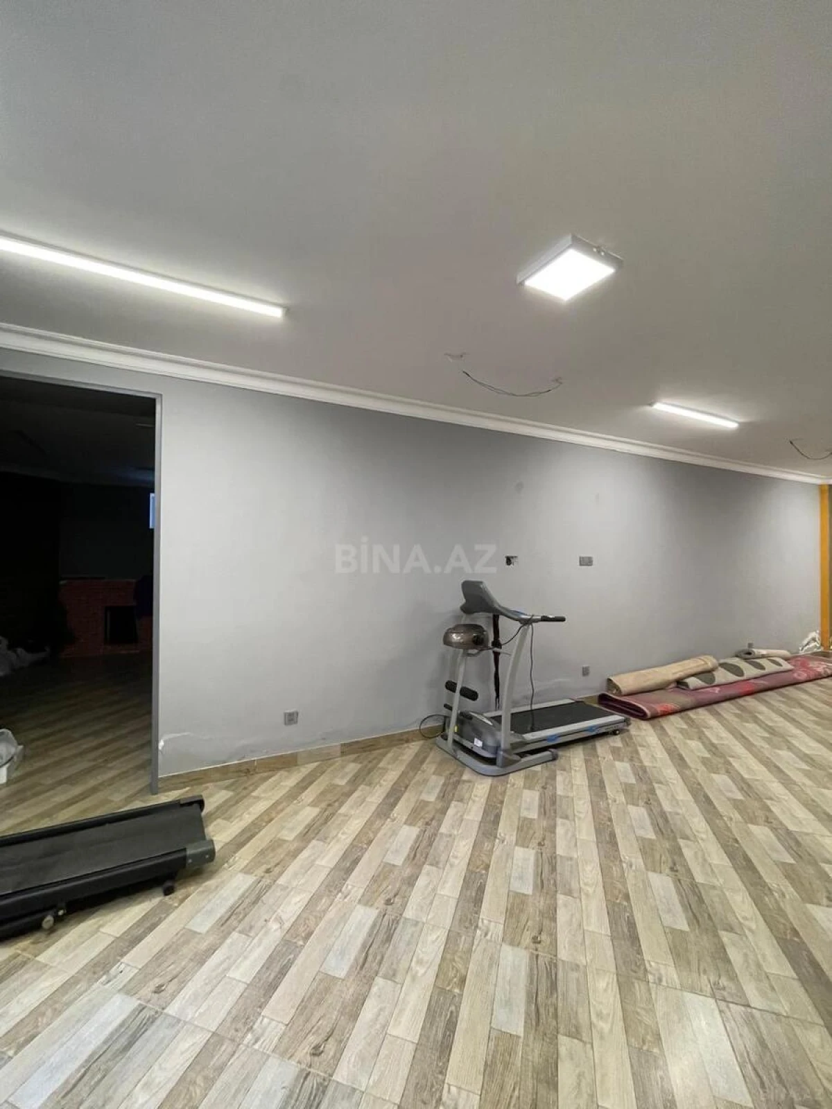 Satılır 9 otaqlı həyət evi 600 m²