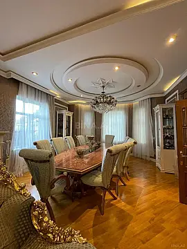 Satılır 9 otaqlı həyət evi 600 m²