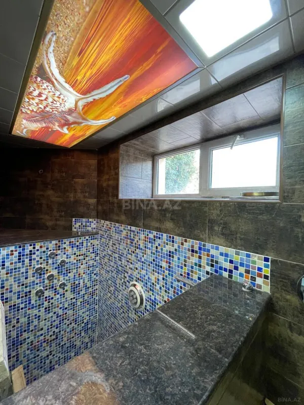 Satılır 9 otaqlı həyət evi 600 m²