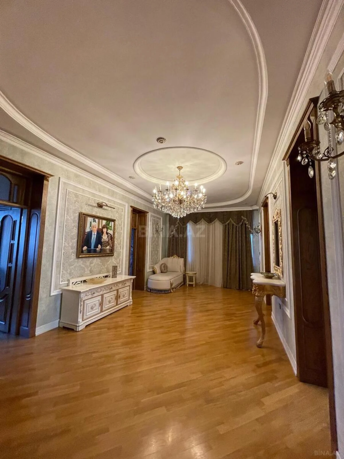 Satılır 9 otaqlı həyət evi 600 m²