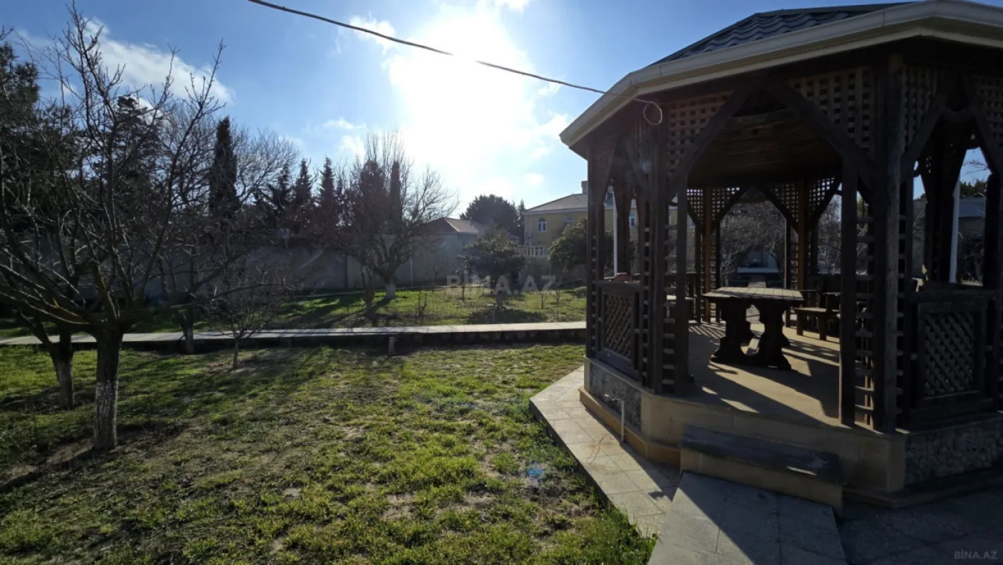 Satılır 5 otaqlı həyət evi 180 m²