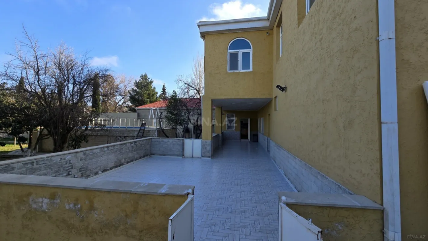Satılır 5 otaqlı həyət evi 180 m²