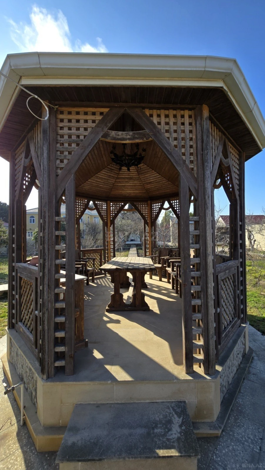 Satılır 5 otaqlı həyət evi 180 m²