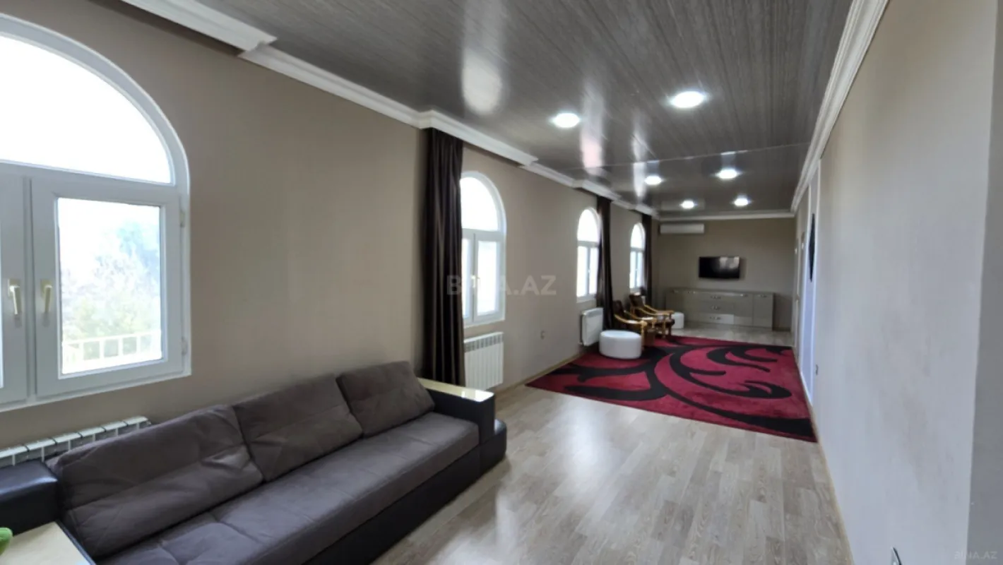 Satılır 5 otaqlı həyət evi 180 m²