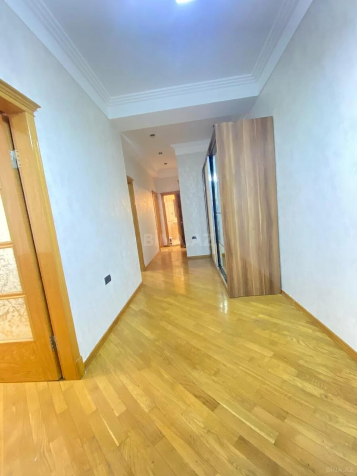 Satılır 2 otaqlı mənzil 87 m²