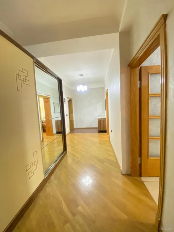 Satılır 2 otaqlı mənzil 87 m²