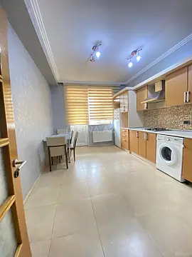 Satılır 2 otaqlı mənzil 87 m²