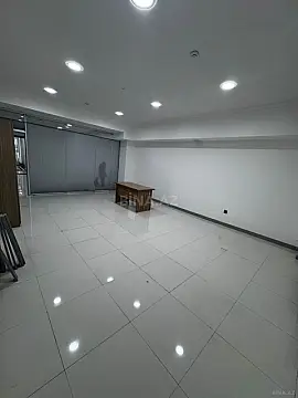 Kirayə verilir 1 otaqlı ofis 45 m²