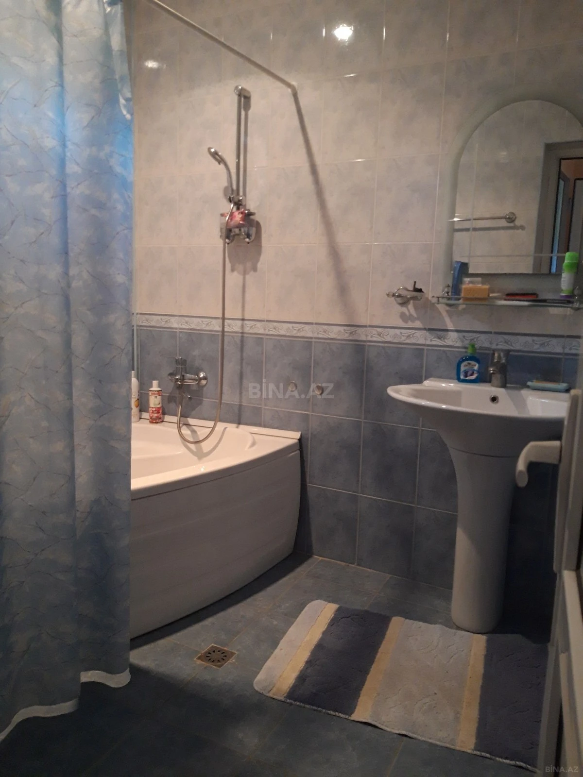 Satılır 5 otaqlı həyət evi 160 m²