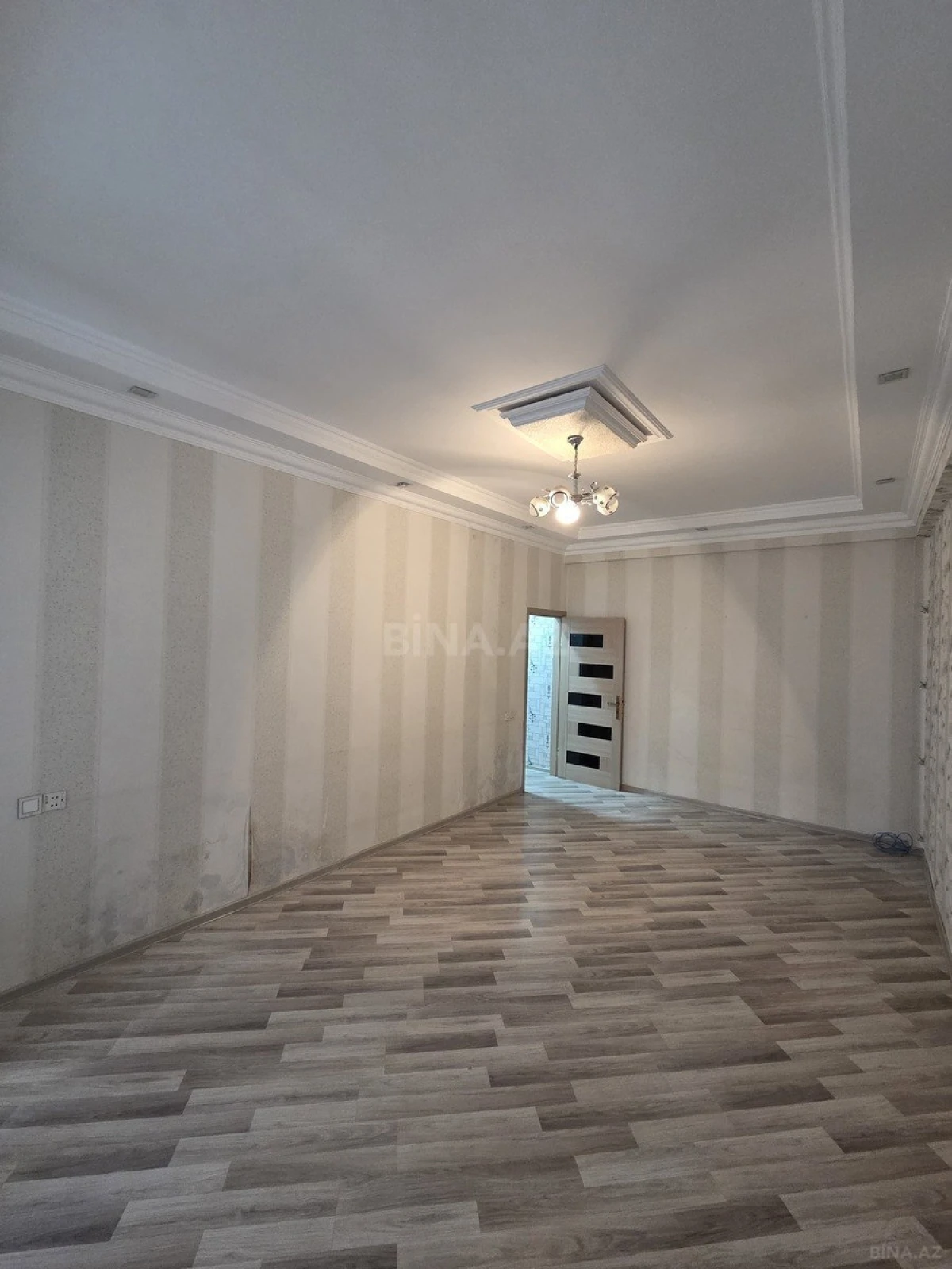 Satılır 2 otaqlı mənzil 89 m²