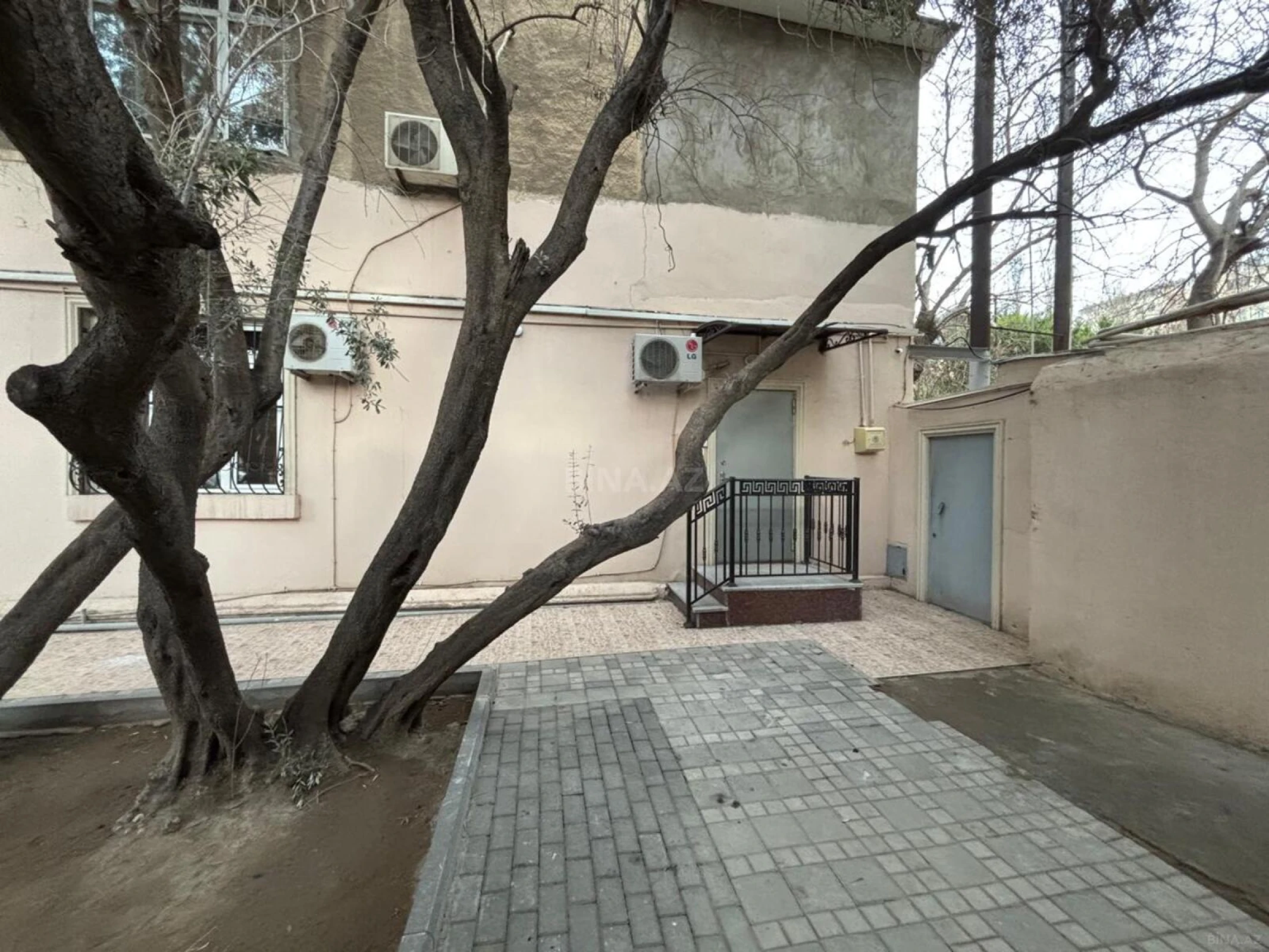 Kirayə verilir 3 otaqlı ofis 100 m²