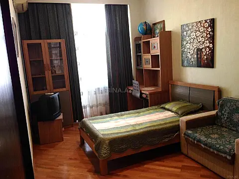 Satılır 4 otaqlı mənzil 170 m²