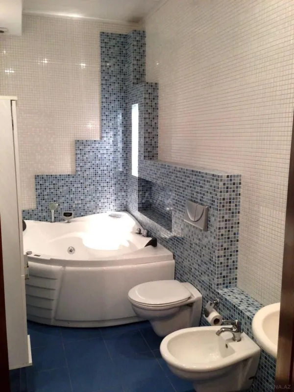 Satılır 4 otaqlı mənzil 170 m²