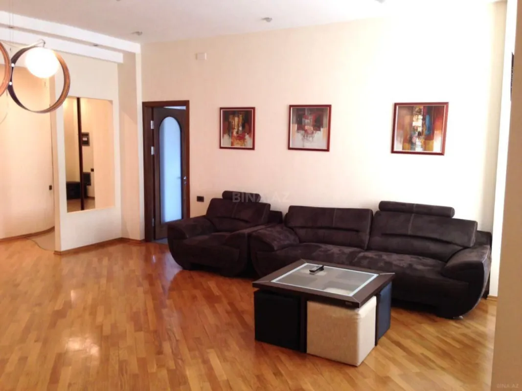 Satılır 4 otaqlı mənzil 170 m²
