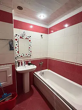 Kirayə verilir 2 otaqlı mənzil 75 m²