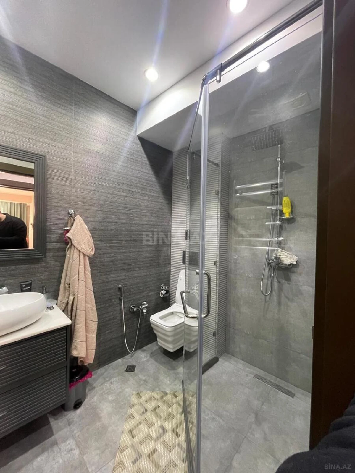 Kirayə verilir 3 otaqlı mənzil 91 m²