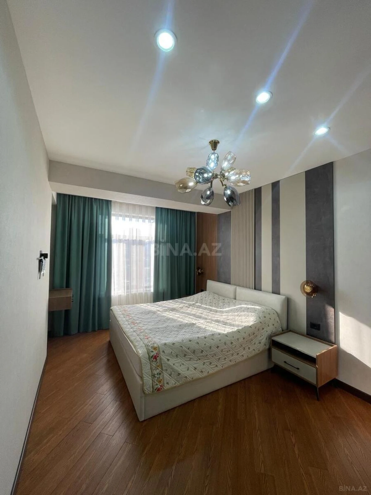 Kirayə verilir 3 otaqlı mənzil 91 m²